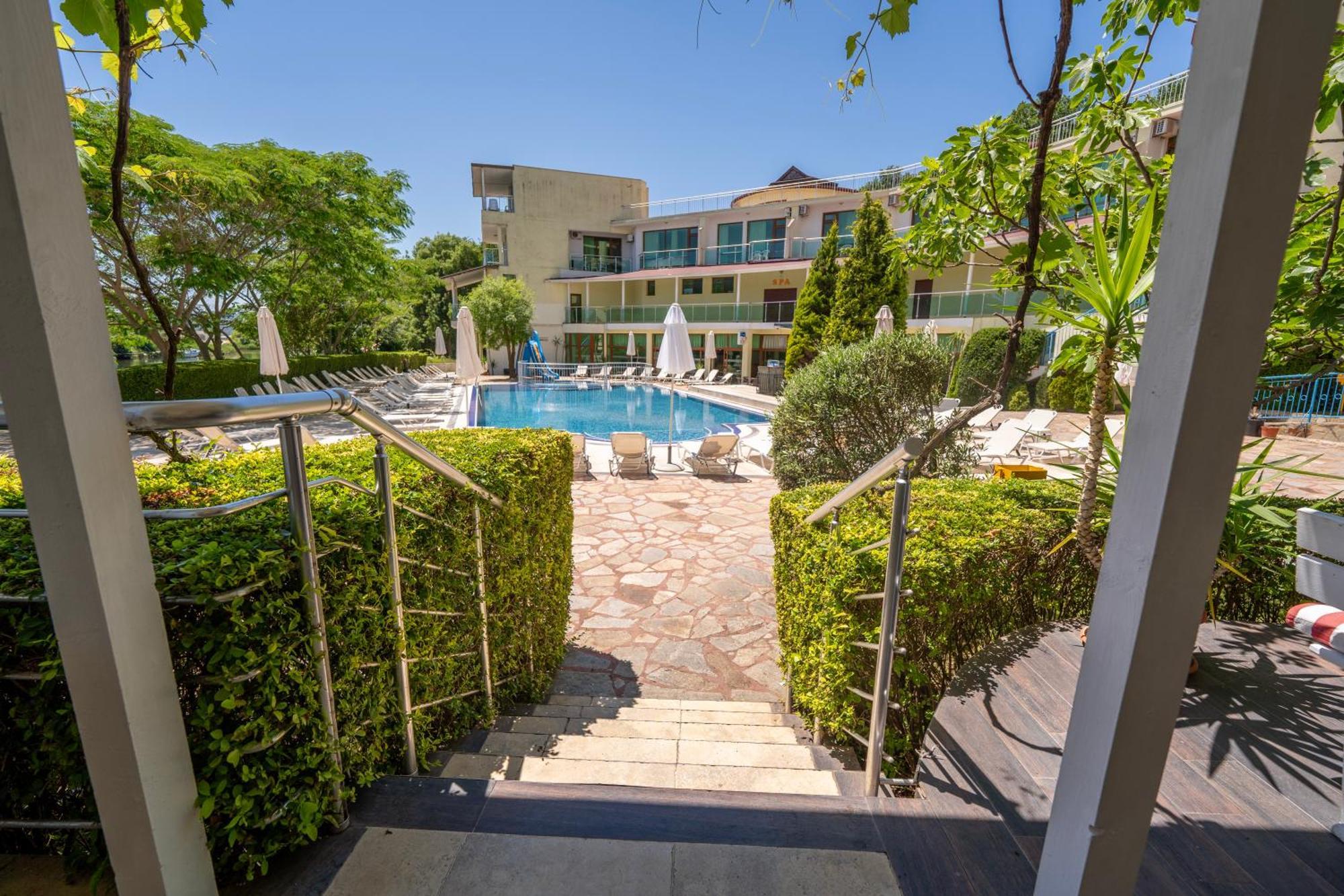Perla Sun Beach Hotel Primorsko Exterior photo